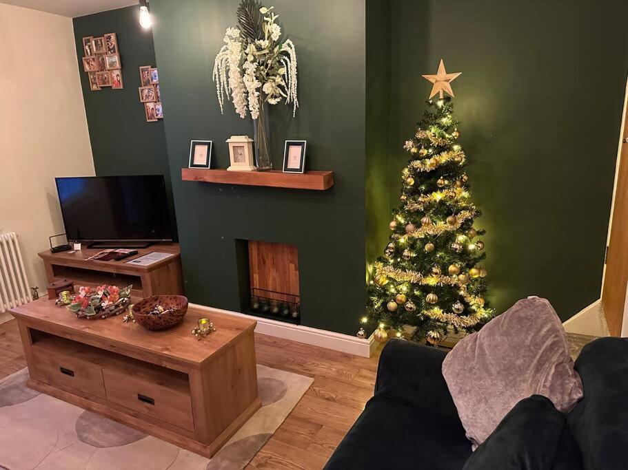 Quaint 1 Bedroom Cottage In Pudsey, Leeds エクステリア 写真