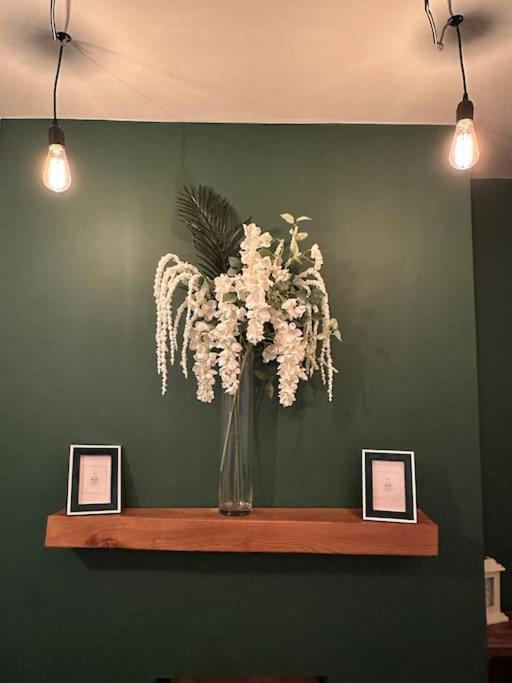Quaint 1 Bedroom Cottage In Pudsey, Leeds エクステリア 写真