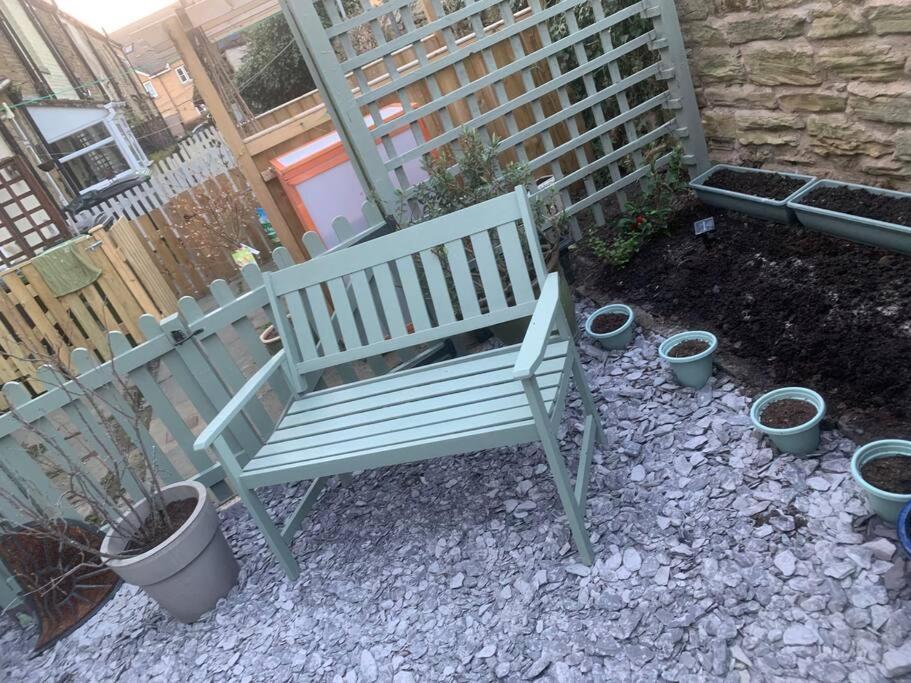 Quaint 1 Bedroom Cottage In Pudsey, Leeds エクステリア 写真