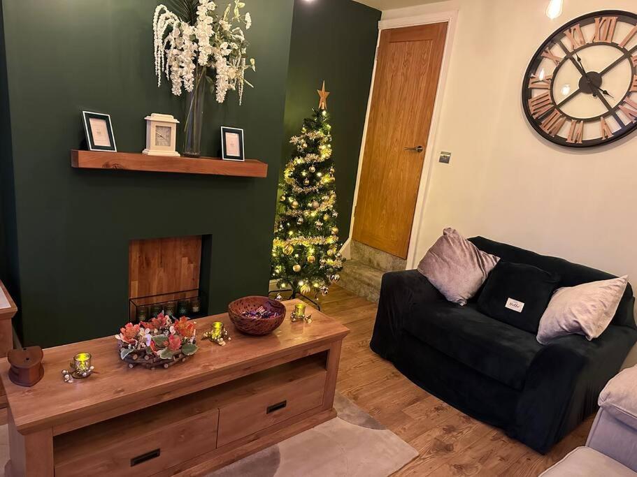 Quaint 1 Bedroom Cottage In Pudsey, Leeds エクステリア 写真