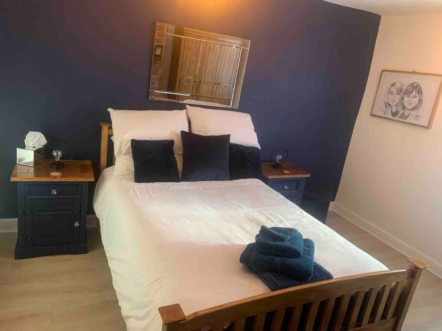 Quaint 1 Bedroom Cottage In Pudsey, Leeds エクステリア 写真