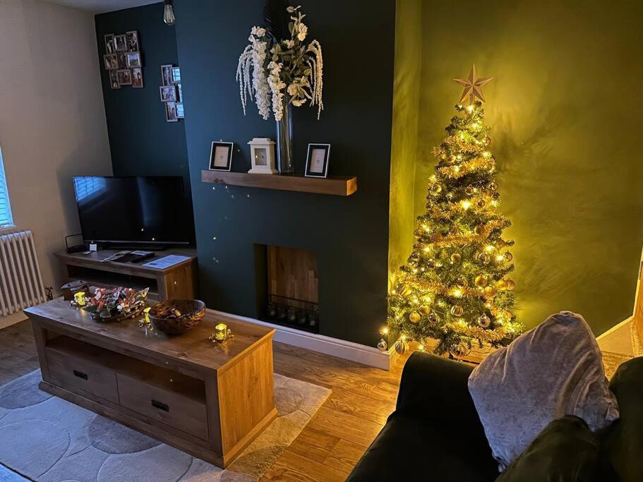 Quaint 1 Bedroom Cottage In Pudsey, Leeds エクステリア 写真